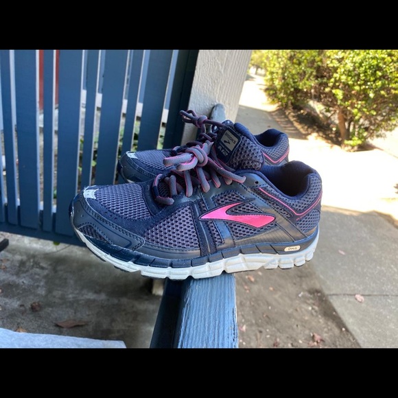 womens size 8 extra wide shoes